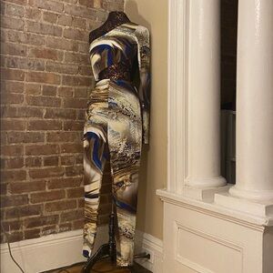 Stylish One-Shoulder Jumpsuit with Abstract Print